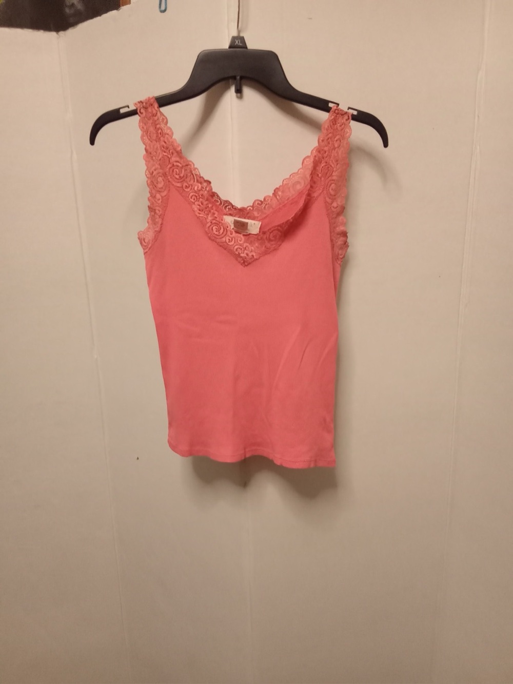 August Silk Women’s Small Coral Pink Lace Trim Camisole Tank Top A2